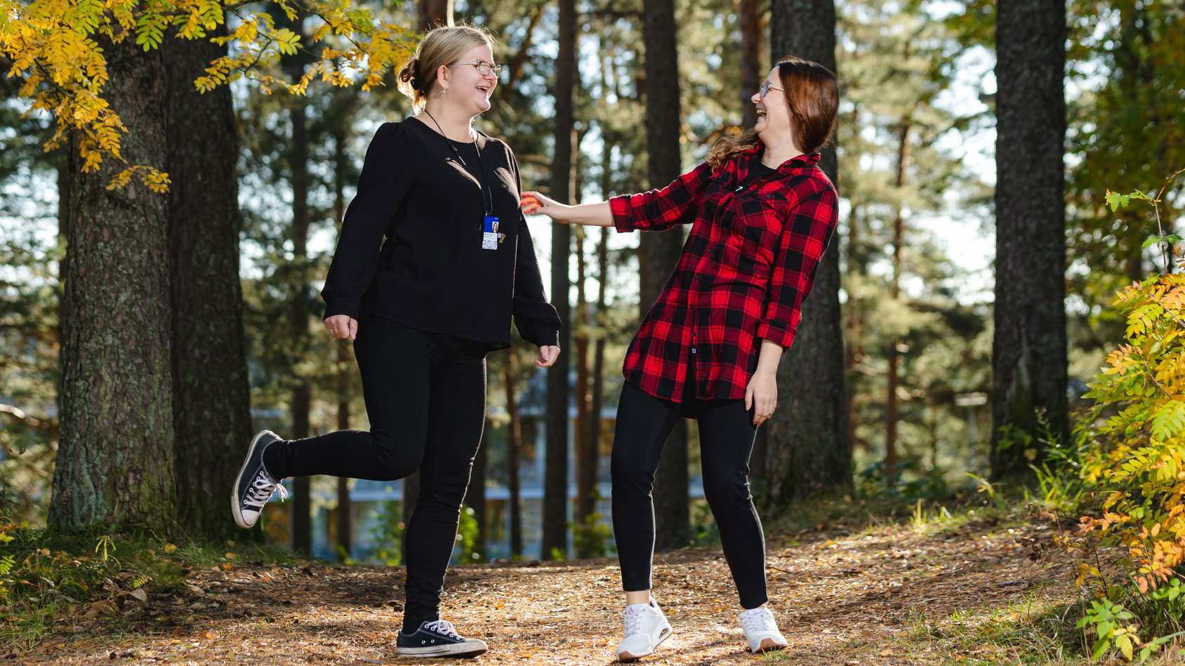 Selina Laurilan ja Lumikki Selanderin lenkkipolulla