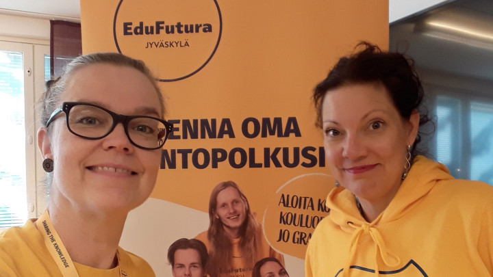 EduFutura roadshown järjestäjät Outi Ruusuvirta-Uuksulainen ja Mira Ruth-Viitanen